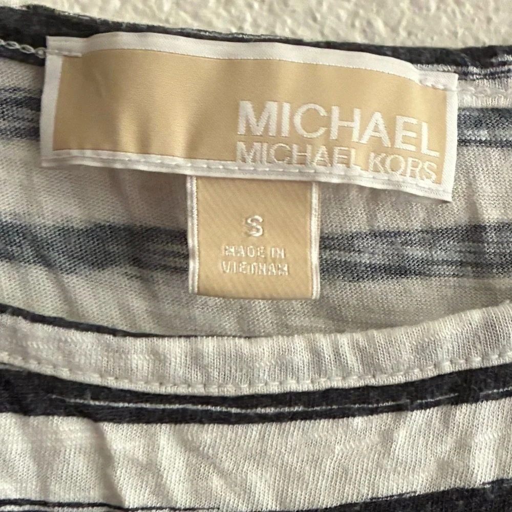 💥Michael Kors Navy & White Tie Front Blouse S